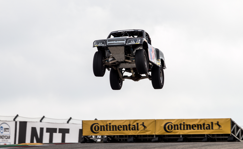 Illustration for article titled The World Is a Better Place Thanks to Stadium Super Trucks